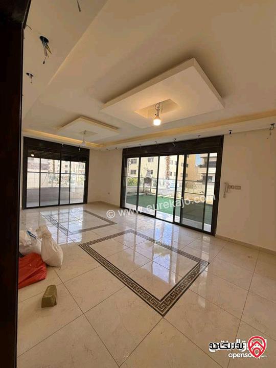 شقة فارغة مساحة 195م داخلي و 70م خارجي للايجار في عمان - البنيات 