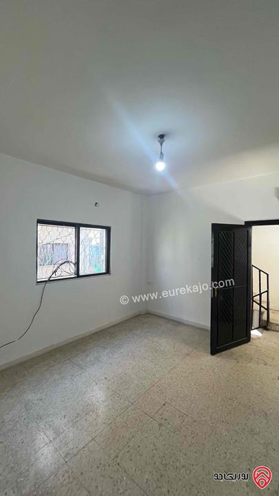 عمارة بسعر شقة مكونة من طابقين على أرض 152م، بالإضافة إلى تسوية تصلح للاستثمار و للعائلات للبيع في الرصيفة