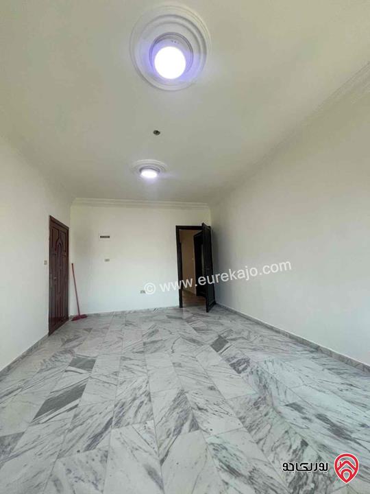 شقة طابق ثالث مساحة 100م للايجار في عمان - تلاع العلي 