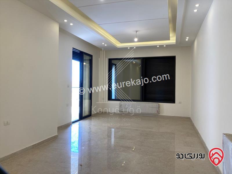 شقة مميزة وحديثة البناء مساحة 250م داخلي و 100م خارجي للبيع في عمان - الغباشية / طريق المطار