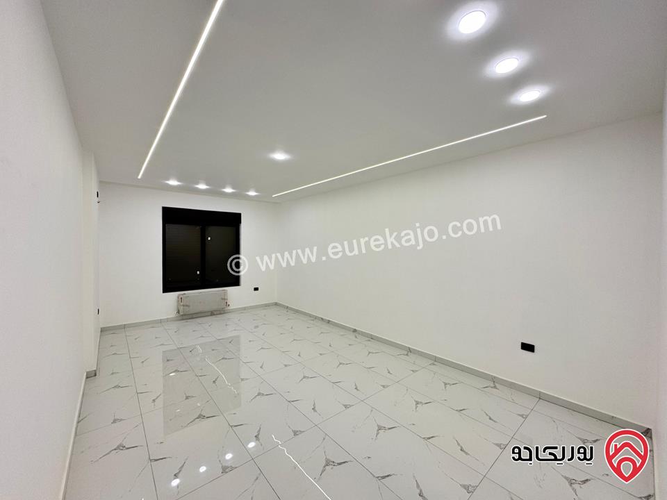 شقة طابق ثالث دوبلكس مساحة 212م مع تراس خارجي 40م للبيع في عمان - البنيات 