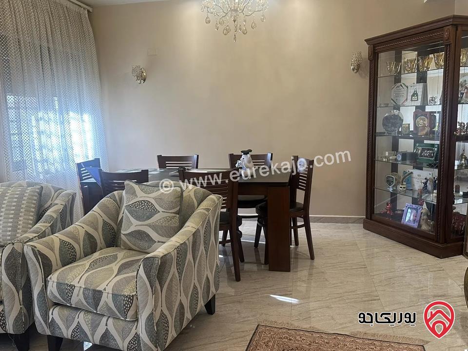 شقة مساحة 190م طابق أول للبيع في عمان - ضاحية النخيل 