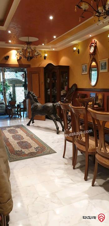 شقة ديلوكس أرضية مساحة 240م داخلي و 300م خارجي للبيع في عمان - تلاع العلي