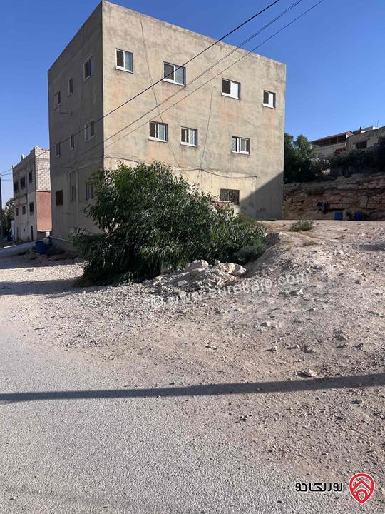 منزل مستقل 3 طوابق على أرض 700م للبيع في المفرق