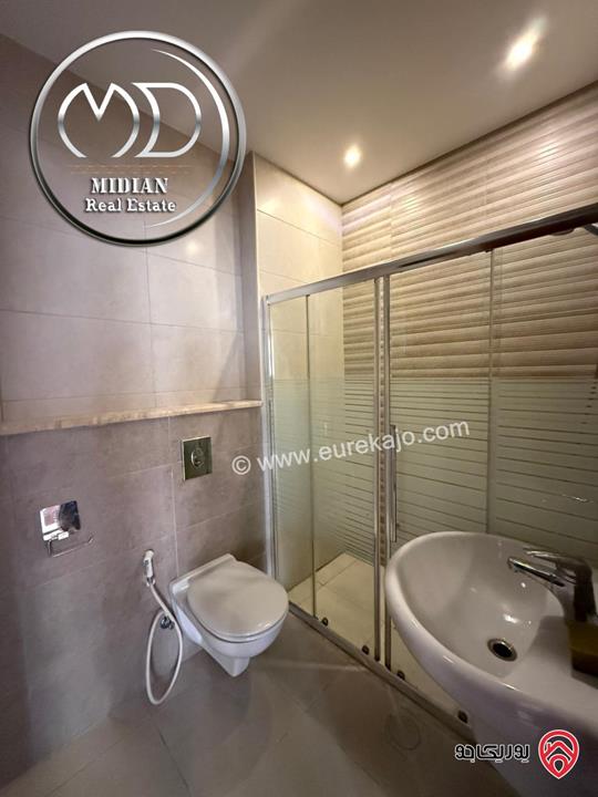 شقة ارضية فارغة للايجار في عمان - ضاحية النخيل مساحة 190م مع ترس 50م تشطيبات و ديكورات سوبر ديلوكس بسعر مميز جداً