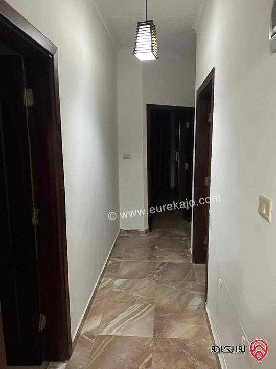 شقة طابق رابع مع روف مساحة 220م للبيع في عمان - ام السماق من المالك