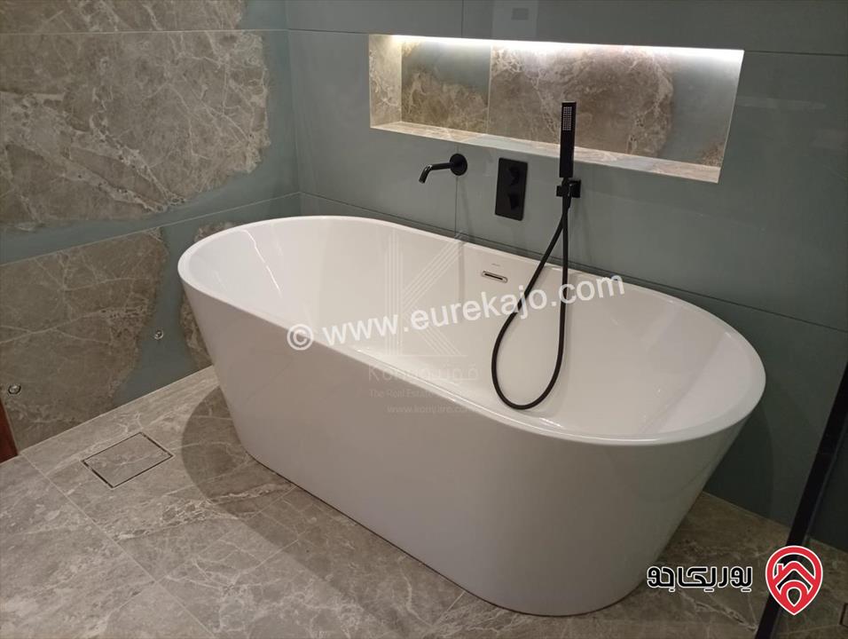 فيلا مستقلة فاخرة مساحة 660م على أرض 501م للبيع في عمان - بدر الجديدة