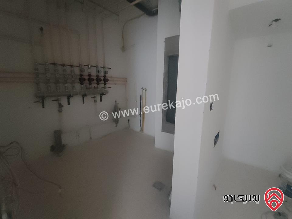 فلل متلاصقة مساحة الارض 250م مساحة البناء 500م للبيع في عمان - عبدون 