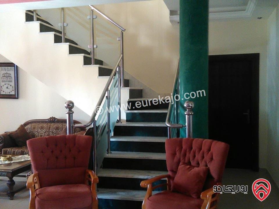 فيلا مساحة الارض 700م مساحة البناء 559م للبيع في السلط / السرو