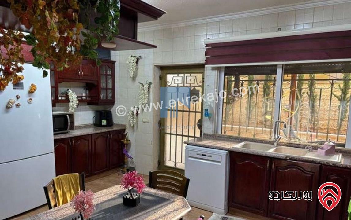 شقة مساحة 180م مع حديقة وترسات 120م للبيع في عمان - خلدا