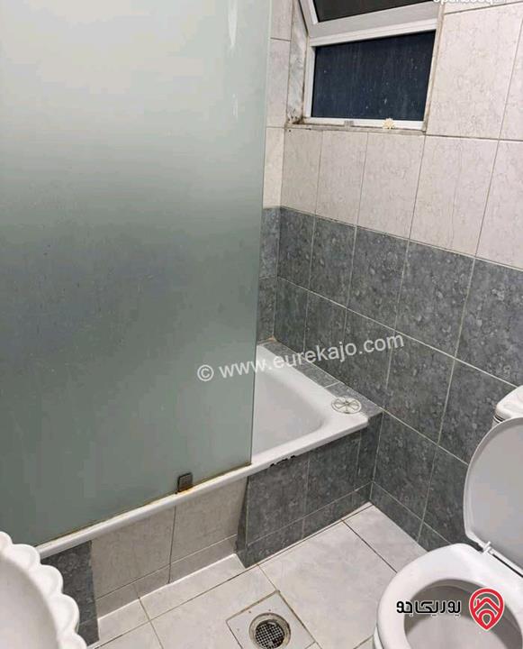 شقة فارغة طابق شبه ارضي مساحة 150م داخلي مع ترس 70م للايجار في عمان - الرابية 