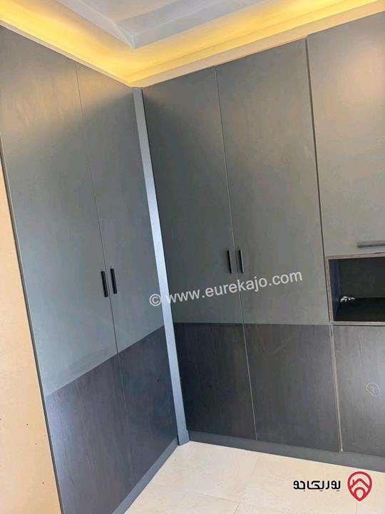 شقة طابق ثاني مساحة 215م للبيع في عمان - الرابية