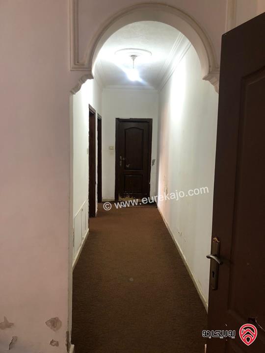 شقة طابق أول مساحة 120م للايجار مفروشة في عمان - الجبيهة