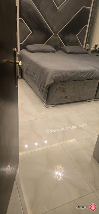 شقة ارضية مساحة 248م مع توسعة 10م مقززة حديقة وتراسات 350م للبيع في عمان - ام اذينة