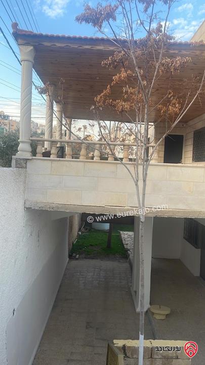 بيت مستقل طابقين على أرض 633م للبيع في الزرقاء - ضاحية الأميرة هيا قرب مسجد خزيمة بن ثابت
