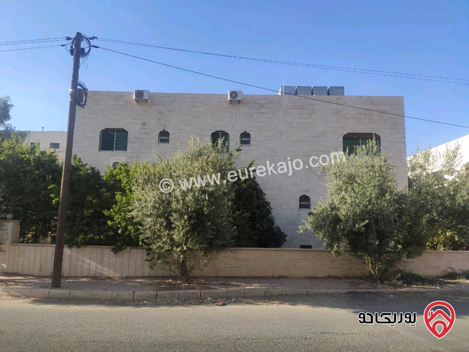 بناية سكنية مكونة من طابقين على أرض 692م للبيع في عمان - المقابلين 