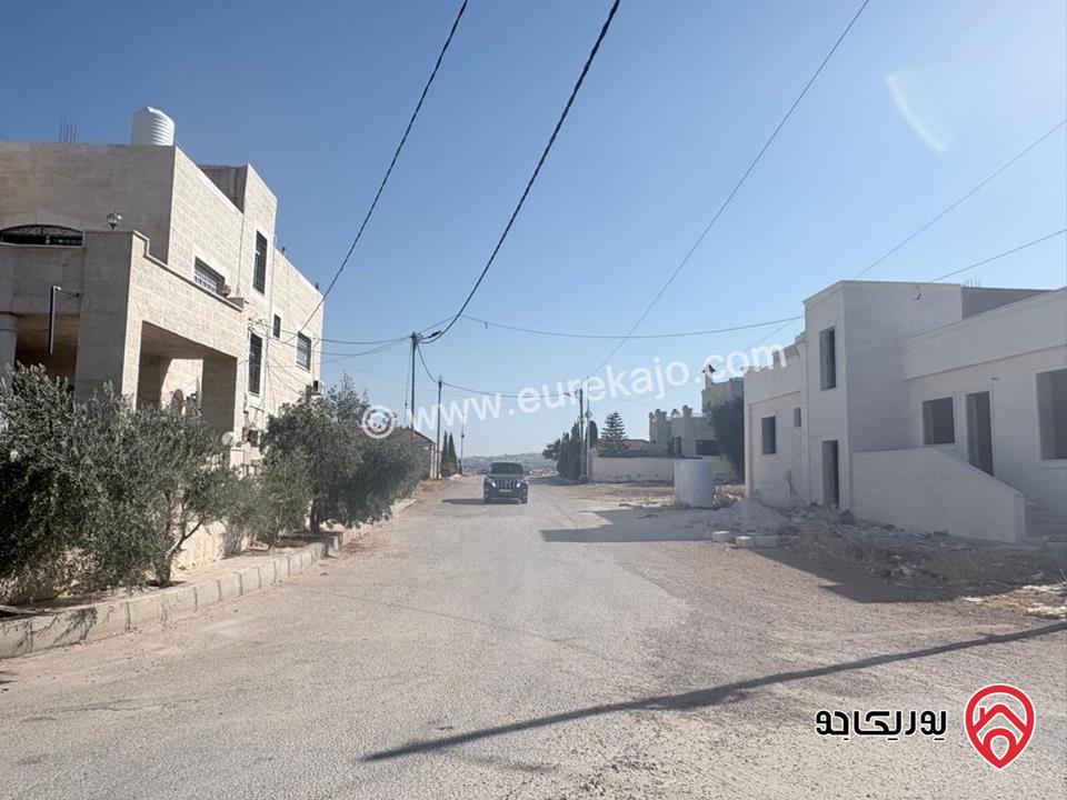 قطعة ارض مساحة 635م للبيع في اربد - شارع البترا
