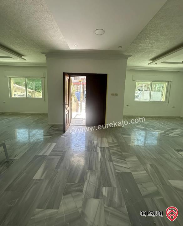 شقة مساحة 208م داخلي و 50م خارجي للبيع في عمان - حي الصحابة