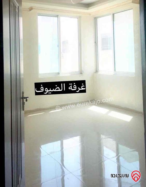 شقة ديلوكس مساحة 108م طابق ثالث للبيع بسعر مغري  بداعي السفر في عمان - طبربور 
