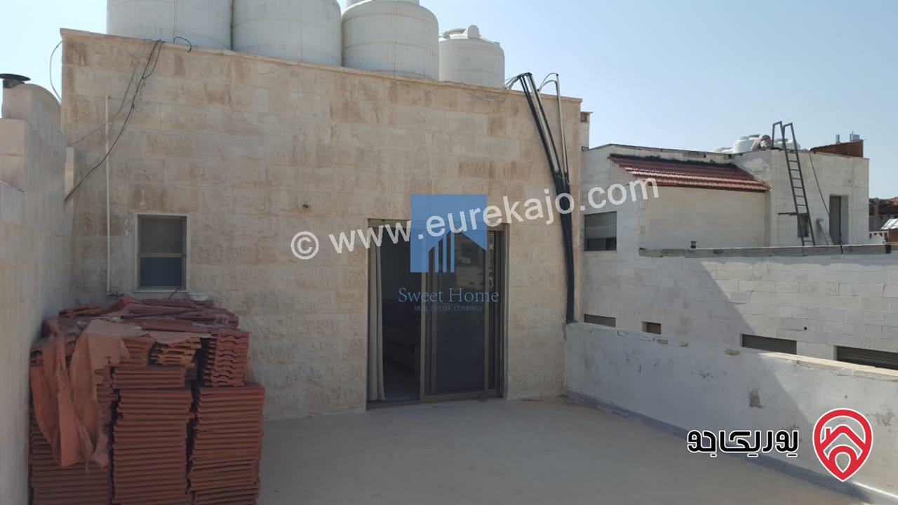 شقة فاخرة للبيع في عمان - الكرسي - خلف إدارة السير طابق ثالث 180م مع روف 120م بسعر مغري