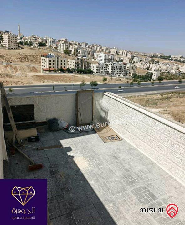 متوفر اخر شقتين ارضية 170م + اخير مع روف دوبلكس 230م لم يسكن للبيع في عمان - الجبيهة