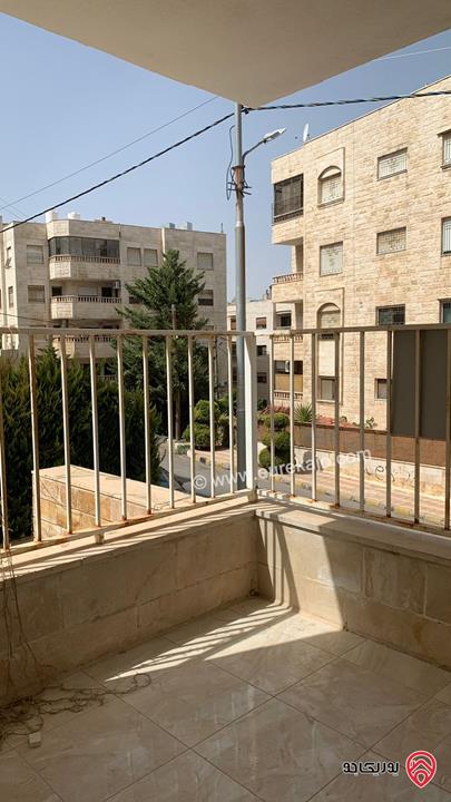 شقة مساحة 240م طابق أول للبيع في خلدا 