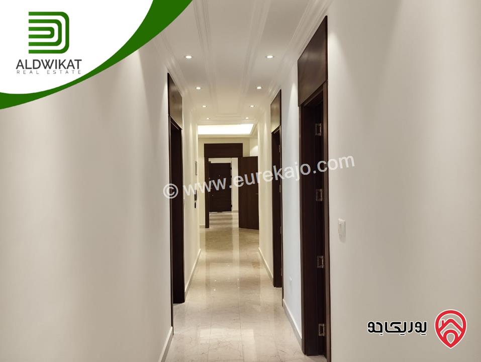 شقة للبيع في عمان - السابع قرب كوزمو طابق ارضي مساحة البناء 200م ومساحة الترس 60م