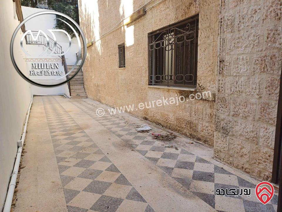 شقة ارضية للبيع في عمان - ام السماق مساحة 195م مع تراسات 130م تشطيبات سوبر ديلوكس بسعر مميز جداً