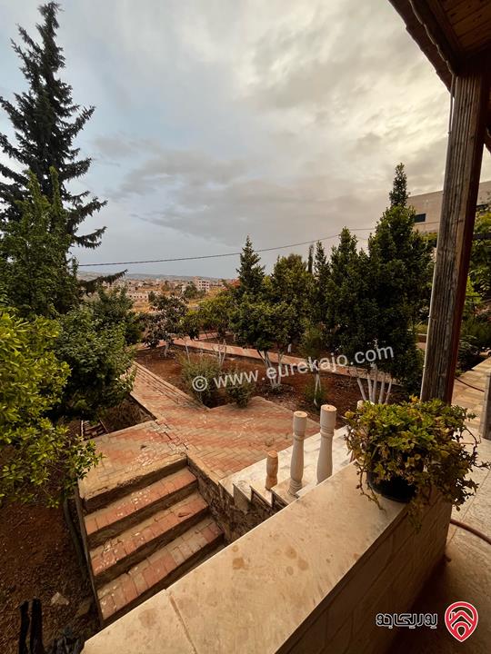 فيلا مساحة 500م على أرض 3 دونم و 750م للبيع في جرش 