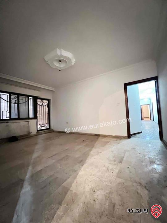 شقة شبه ارضية مساحة 255م للايجار في عمان - خلدا