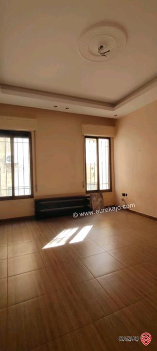 شقة ارضية مساحة 350م للبيع في عمان - دير غبار 