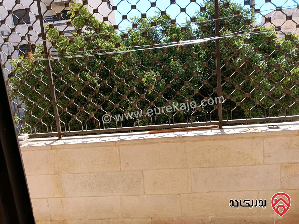 شقة طابق اول مساحة 130م للبيع في الزرقاء الجديدة