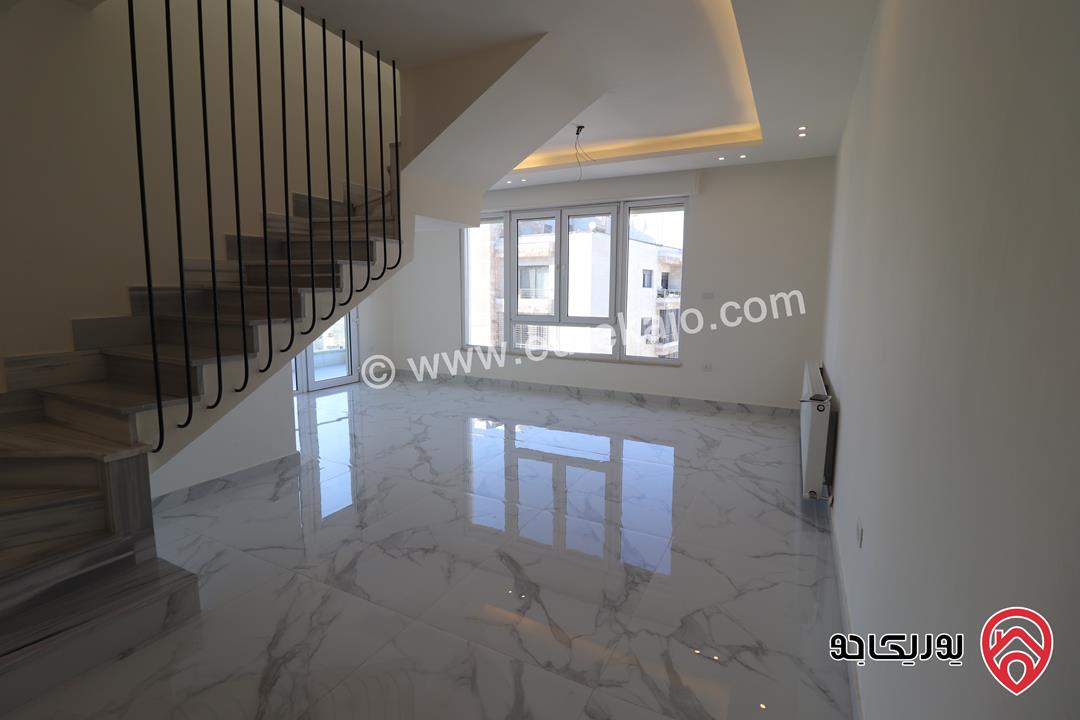 شقة جديدة طابق ثالث دوبلكس مساحة 173م للبيع في عمان - خلدا