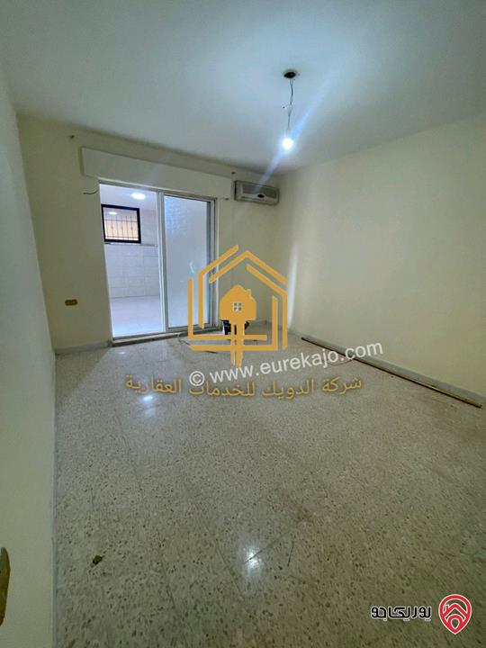 شقة فارغة طابق تسوية مساحة 90م للإيجار في عمان - دير غبار 