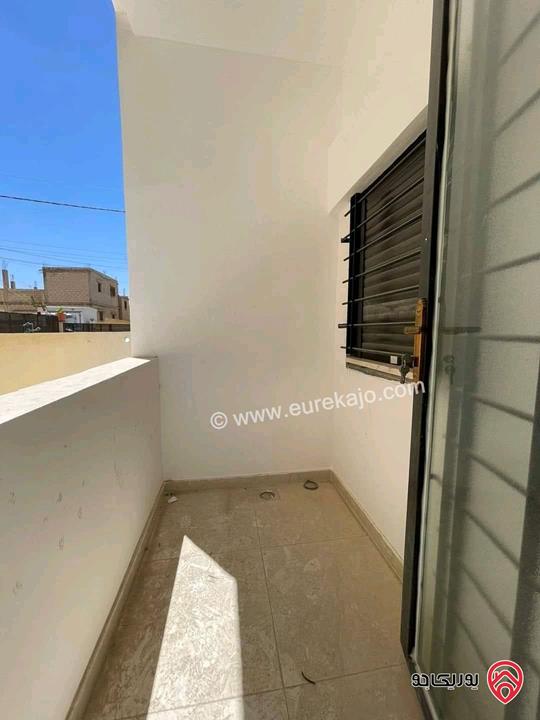 شقة مساحة 120م طابق أول للبيع اقساط بدون بنوك في الزرقاء الجديدة
