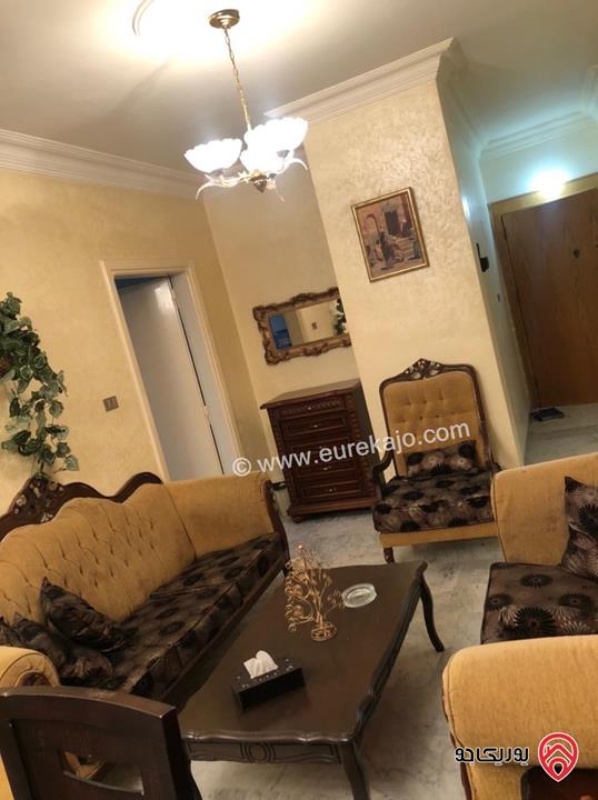 شقة فاخرة طابق ثالث مساحة 200م للايجار ( شهري 500 دينار او سنوي 5000 دينار) في عمان - الرابية