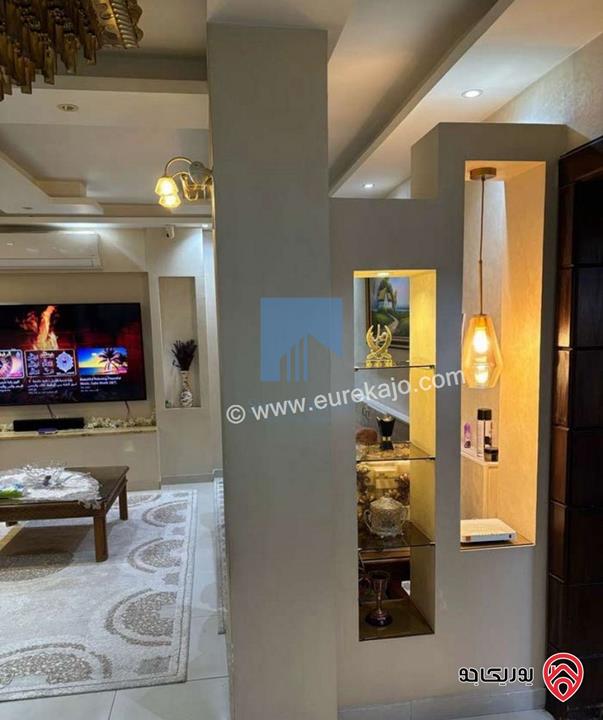 شقة مساحة 180م مع حديقة وترسات 120م للبيع في عمان - خلدا