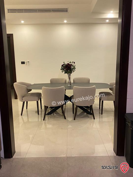 شقة ارضية فاخرة مفروشة مساحة 142م داخلي و 40م خارجي للايجار في عمان - الدوار الرابع جبل عمان