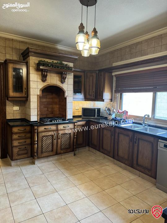 شقة مفروشة طابق ثالث مساحة 375م للايجار في عمان - الرابية