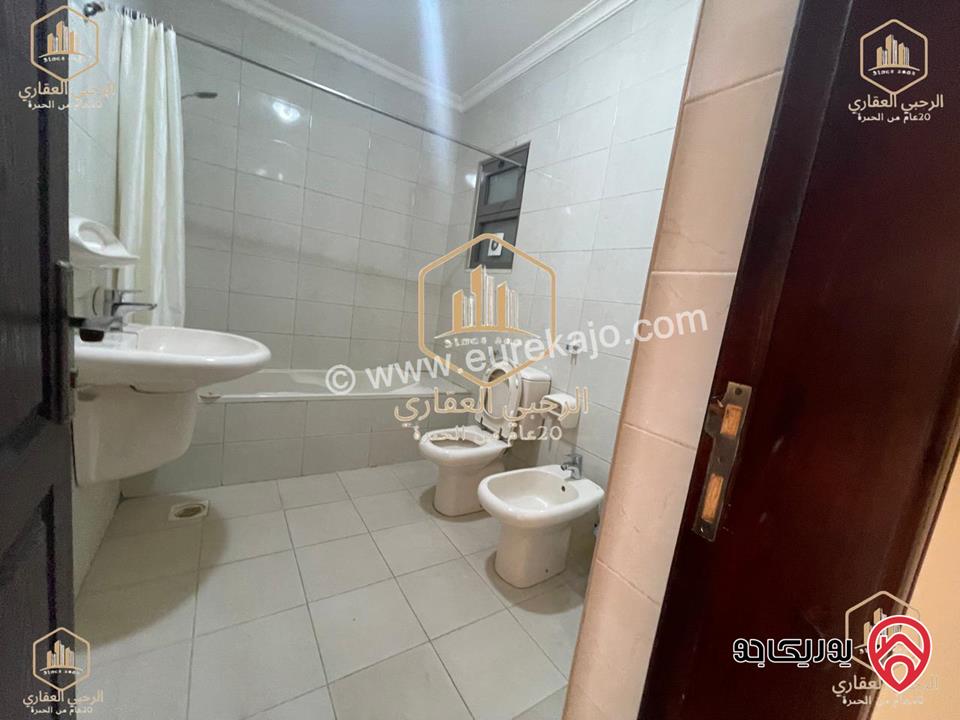 شقة شبه ارضية مساحة 200م وترس خارجي 99م ومدخل مستقل للايجار في عمان - تلاع العلي