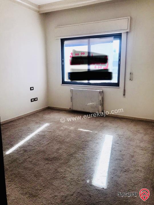 شقة طابق أرضي مُعلّق مطلّة مساحة 188م داخلي و 20م خارجي للبيع في عمان - عرقوب خلدا