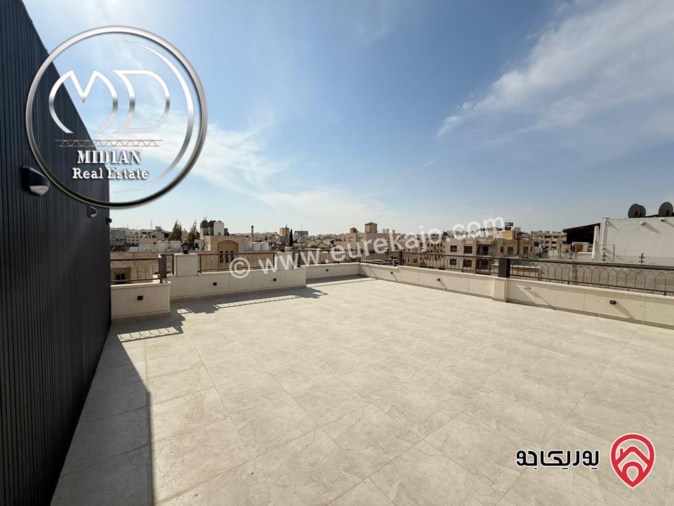 شقة دوبلكس طابق اخير مع روف للبيع في عمان - ضاحية النخيل مساحة 210م مع تراسات تشطيبات ديكورات عصرية فاخرة 