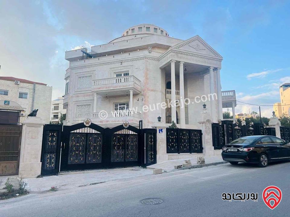 قصر فخم مساحة البناء 2 دونم على أرض 1 دونم و 250م للبيع في عمان - الجبيهة بسعر مغري 
