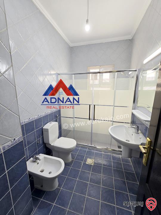 شقه طابقية مساحة 300 م طابق أول للإيجار السنوي في عمان - ضاحية الأمير راشد 