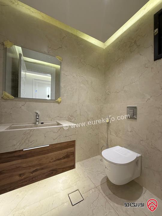 شقة طابق ارضي مساحة 227م مع ترس 60م سوبر ديلوكس للبيع في عمان - تلاع العلي