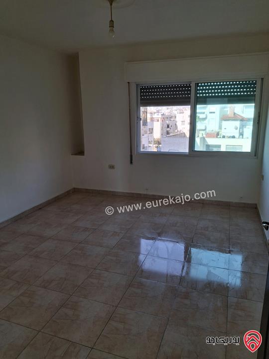 شقة مساحة 125م طابق ثالث للايجار في عمان - الرابية 