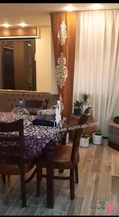 فيلا دوبلكس مساحة البناء 770م مساحة الارض 460م للبيع في عمان - البنيات