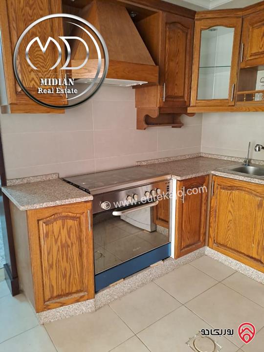 رووف مفروش للايجار في عمان - الشميساني تشطيبات وفرش سوبر ديلوكس اطلالة رائعة و بسعر مميز