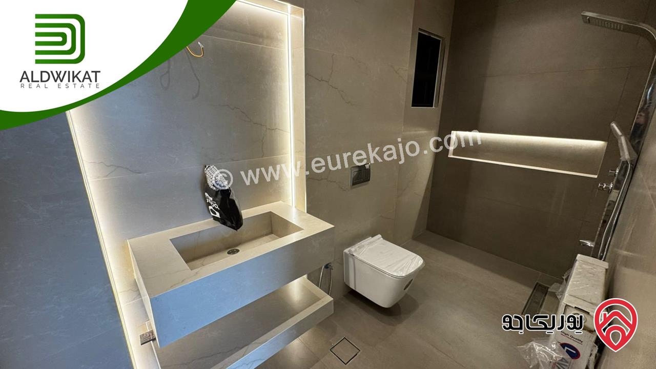 شقة للبيع في عمان - الجبيهة طابق اول مساحة البناء 175م والترس 10م موقع مميز واطلالة