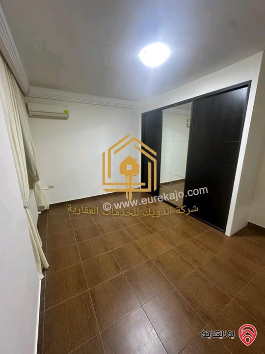 شقة فارغة شبه أرضية مساحة 186م داخلي و 120م خارجي للإيجار في عمان - دير غبار 